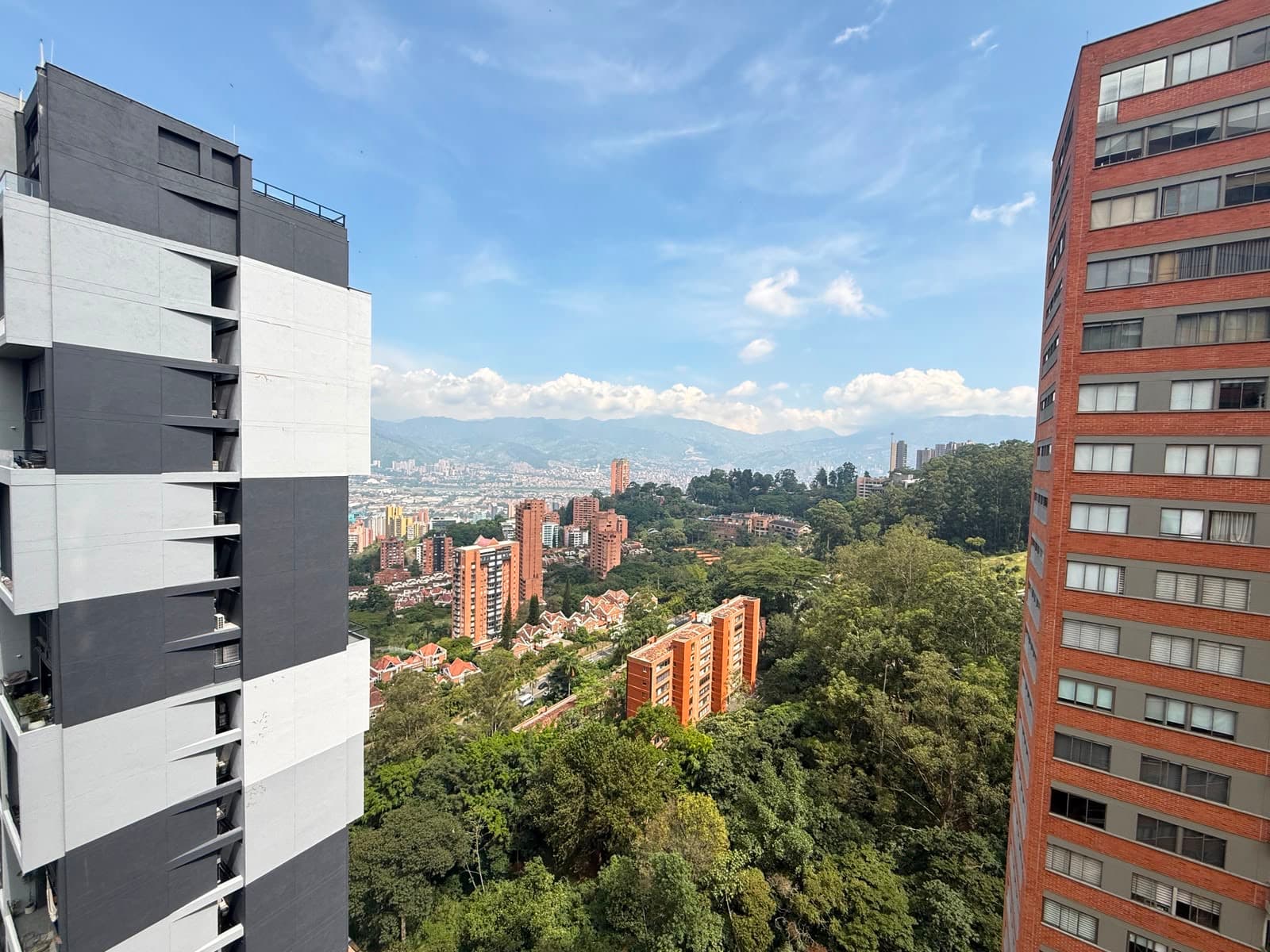 Apartamento en alquiler amoblado en altos de poblado