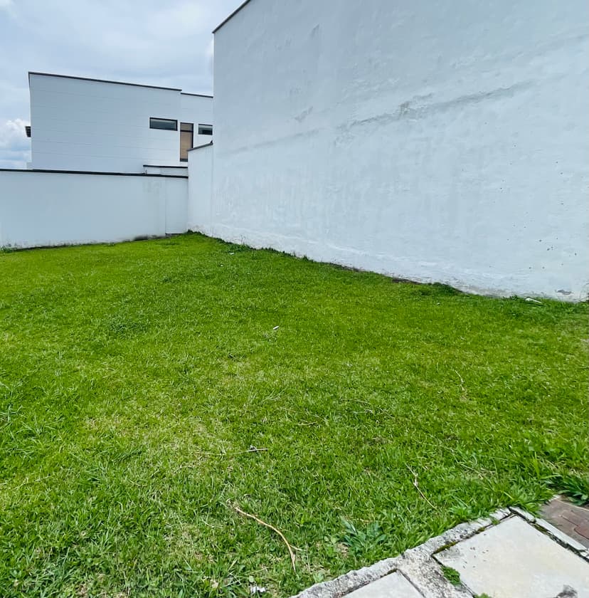 Se vende lote unidad cerrada Llanogrande 