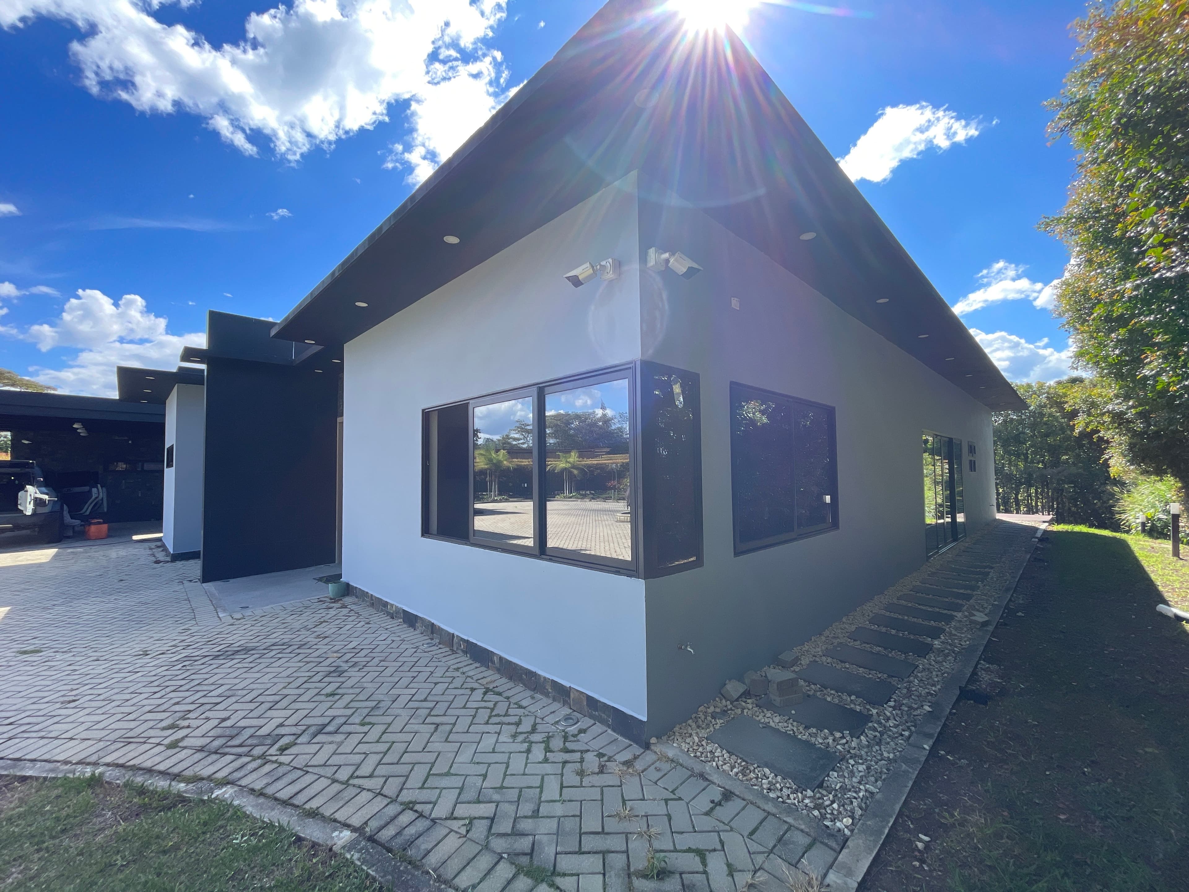 Casa en venta y alquiler Llanogrande