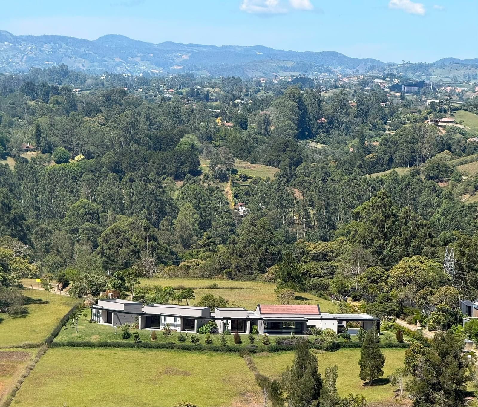 Casa en venta vía San Antonio, la ceja.