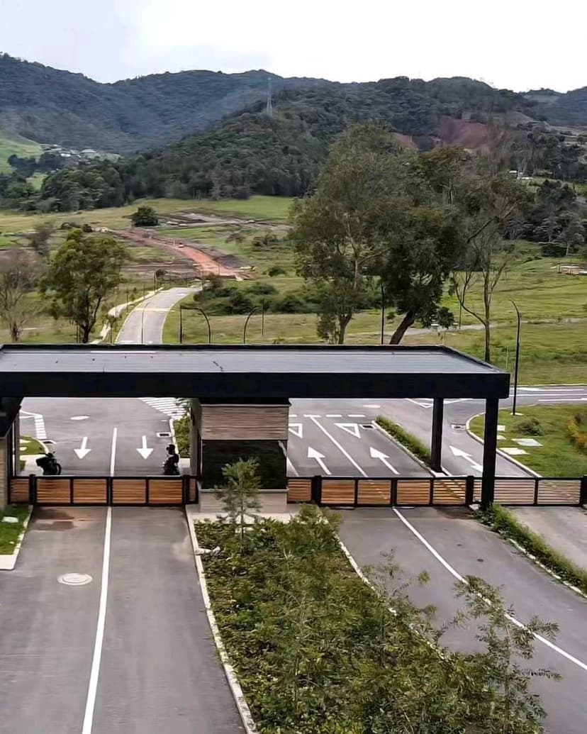 Lote en exclusiva parcelación cerrada en La Ceja (Ant)
1.937 m2