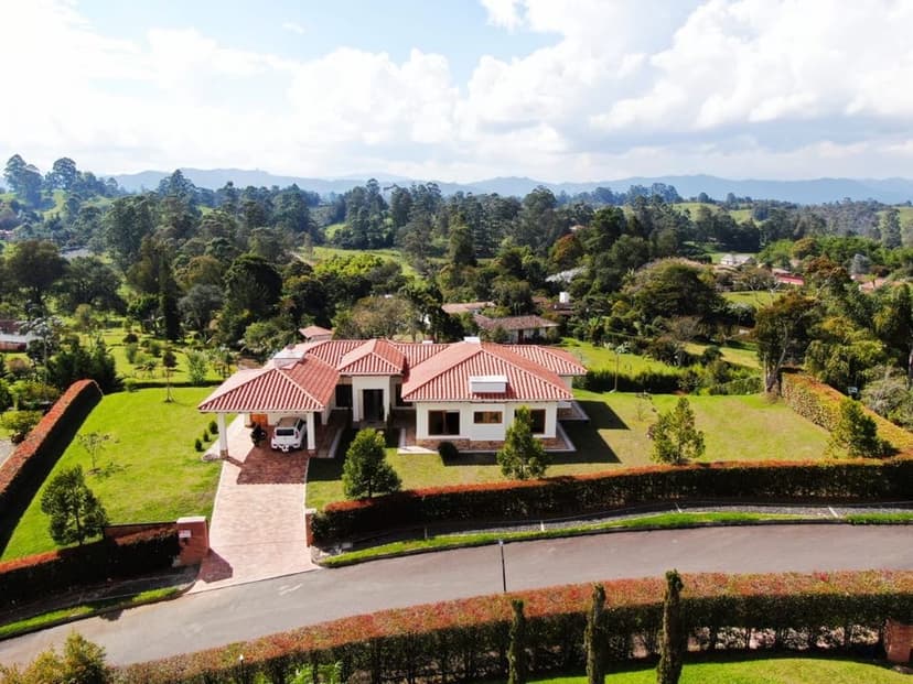 Casa campestre en venta vía San Antonio - La Ceja